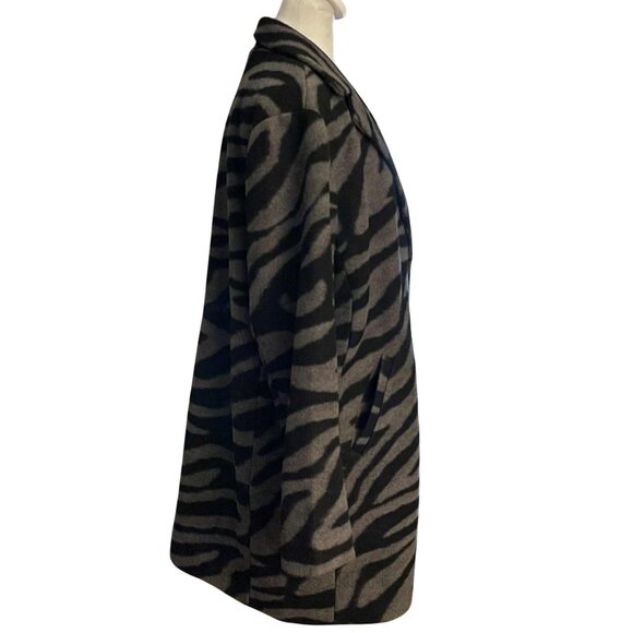 NWT TORRID 0 Jacquard Blazer Style Coat L/12 Black Gray Tiger Zebra Animal Print - Picture 3 of 16